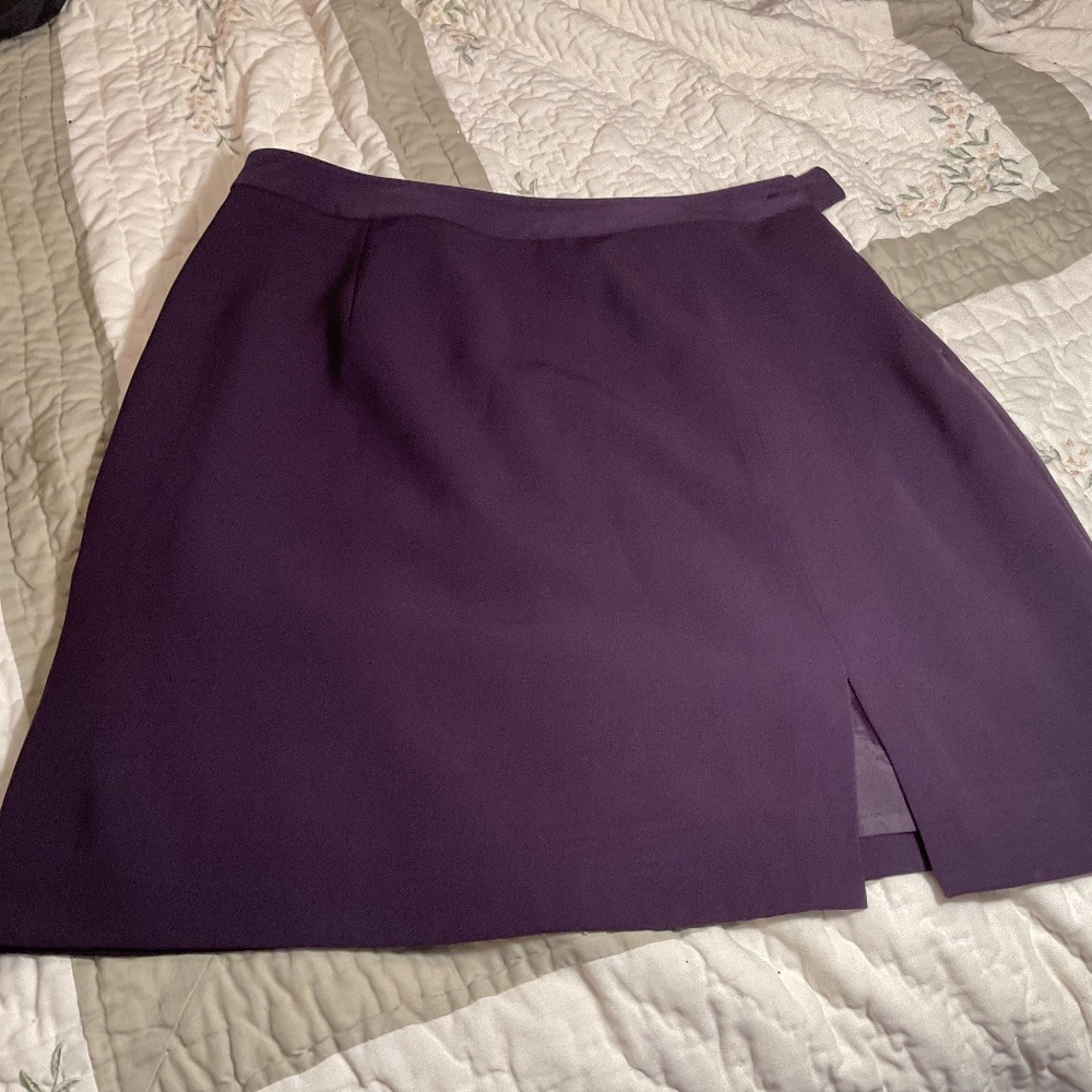 Paul Harris size 10 purple above knee skirt